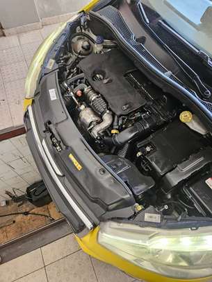 Peugeot 208 image 2