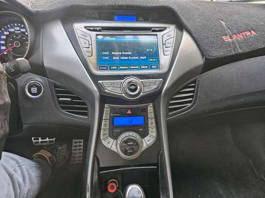 Hyundai elantra image 6