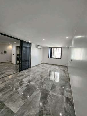 Appartement f3 de 2 chambres et salon à Mermoz image 2
