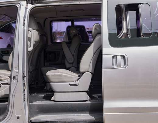 Hyundai Starex 2019 – 12 Places Très Confortable image 10
