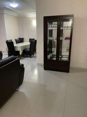 Joli appartement F4 meublé à louer aux Almadies image 2