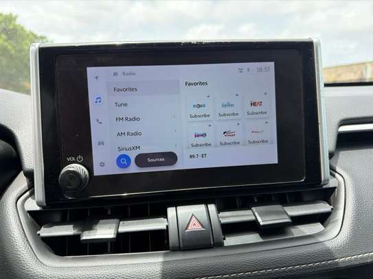 Toyota rav 4 année 2024 image 8