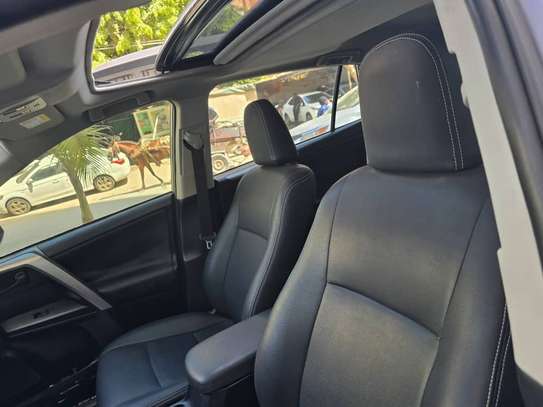 Toyota RAV4 2018 image 8