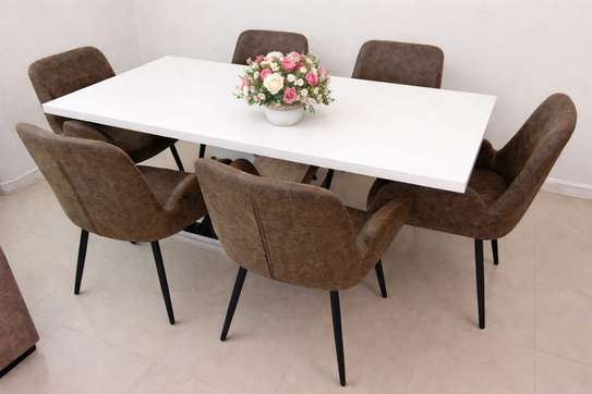 Table à manger design + 6 chaises en cuir — Comme neuve image 5