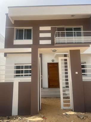 À LOUER Villa R+1 Résidence SIPRES Keur Mariétou – Bayakh image 10