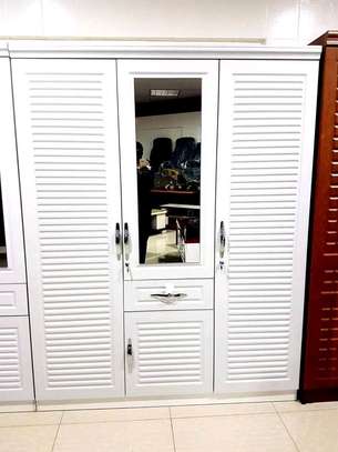 Armoire marron et blanc image 11