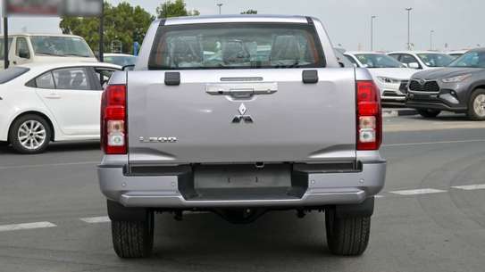 Mitsubishi double cabine 2026 image 6