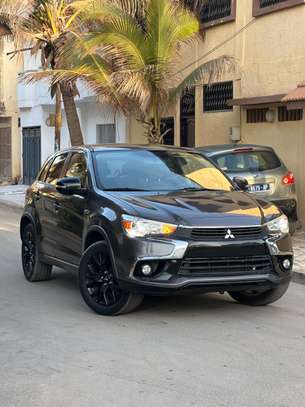 Mitsubishi outlander image 3