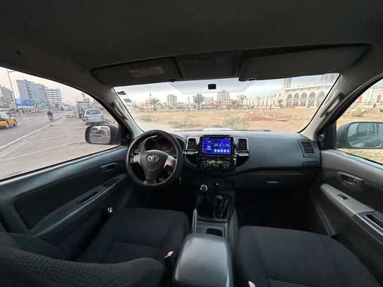 Location Toyota Hilux Double Cabine avec ou sans chauffeur image 5