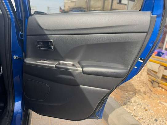 Mitsubishi Outlander image 3