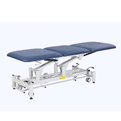 Table de massage électrique réglable avec roulettes image 8