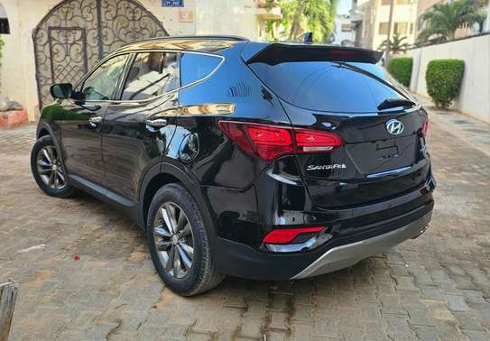 Hyundia Santafe image 5