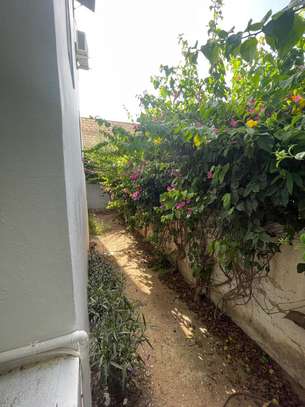 F3 de 150 m² à vendre corniche ouest ouakam image 2
