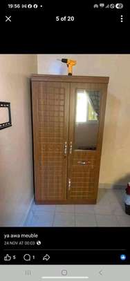 Armoire marron et blanc image 2