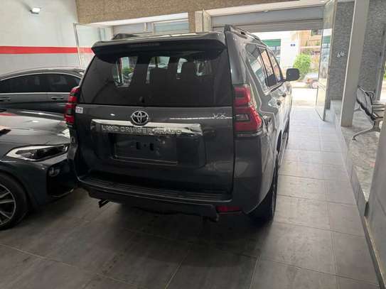 Toyota PRADO VX 2024 SUV Gris métallisé image 3