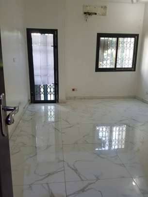 APPARTEMENT A LOUER AUX POINT E image 2