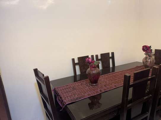 Table à manger avec ses chaises venant d'Italie image 3