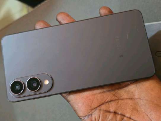 Samsung galaxie S25 Edge 256GB 12GB ram image 4