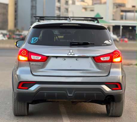 Mitsubishi outlander image 10