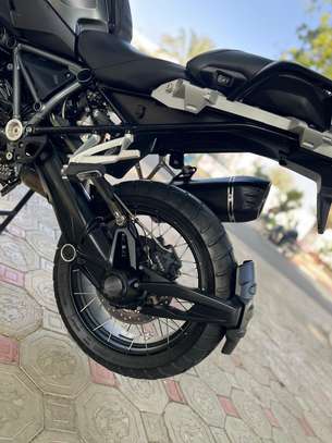 BMW GS 1250 triple black standard 2023 image 6