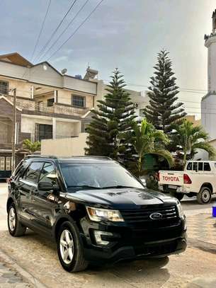 Ford Explorer 2019 image 2
