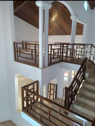 Belle villa avec piscine aux almadies ( Phillipe Maurice ) image 11