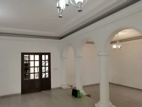 Villa R+1 à louer aux Almadies derrière Philippe Morris image 5
