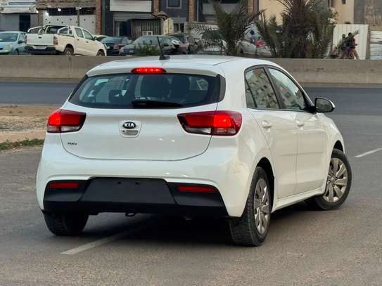 KIA RIO 2018 venant essence automatique image 6