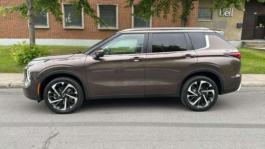 Mitsubishi Outlander image 11