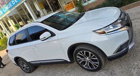 Mitsubishi Outlander 2018 image 3