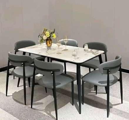Table à manger avec 6 chiasse image 3