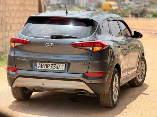 HYUNDAI TUCSON 2018 image 2