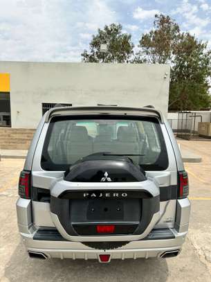 Mitsubishi Pajero 2018 image 11