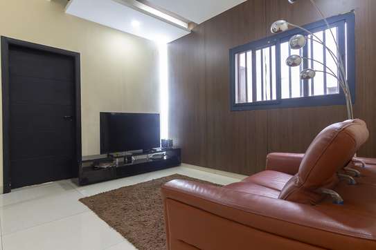 F5 de 210 m2 haut de gamme à vendre à Yoff image 9