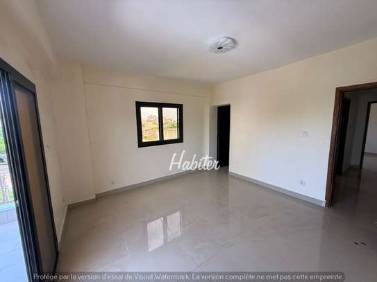 Appartement à louer à la Sicap baobab image 2