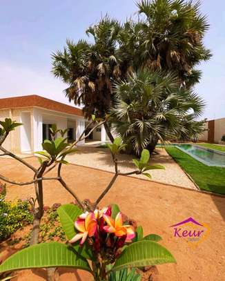 Villa neuve en rés à vendre à Nguerigne image 9