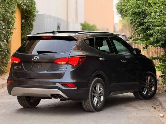 Hyundai Santa Fe limited image 10