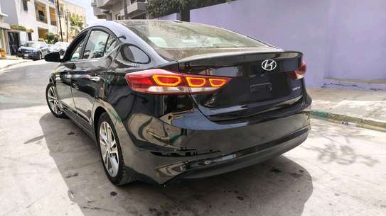 Hyundai Elantra image 6