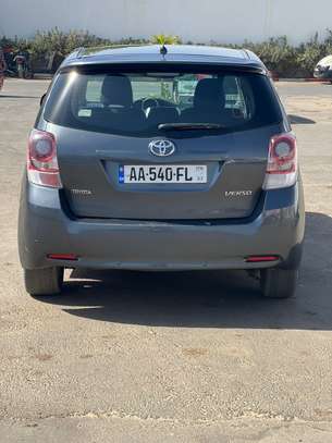 Toyota verso image 10