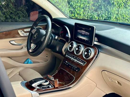 Mercedes Glc 300 image 3