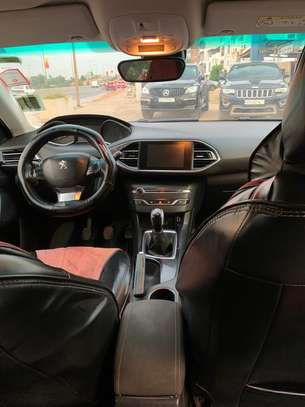 Peugeot 308 année 2016 image 10
