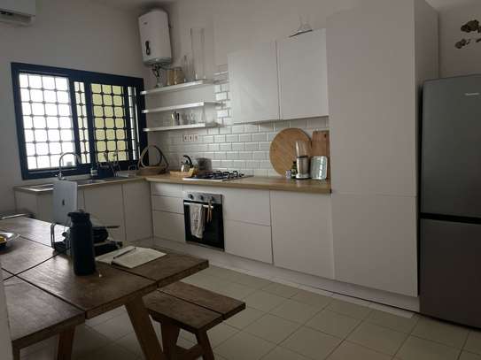 Appartement meublé rdc NGOR image 5