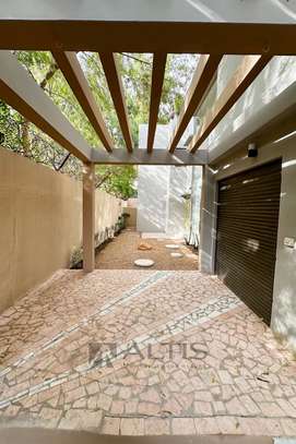 Villa d'architecte à louer à Fann Résidence image 4