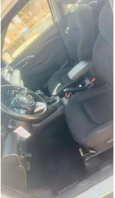 TOYOTA URBAN CRUISER 4X2 image 4