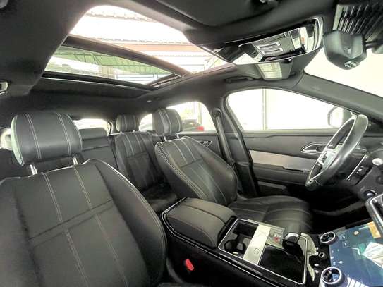 Range rover velar 2022 image 4