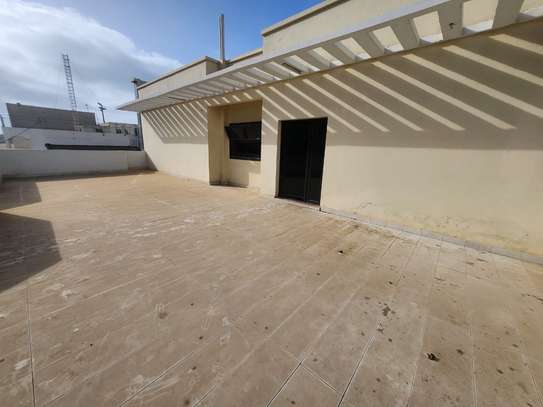 Villa R+2 à louer almadies image 6