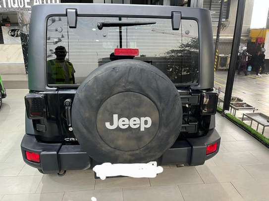 Jeep Wrangler Unlimited diesel en excellent état image 8