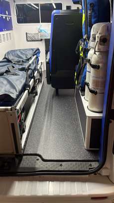 Ambulance Renault Grand model image 6