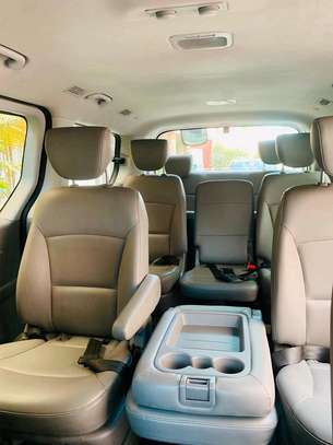 Hyundai grand starex 2017 12 place image 14