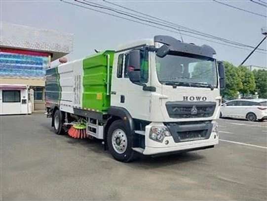 CAMION BALAYEUSE SINOTRUK HOWO image 3